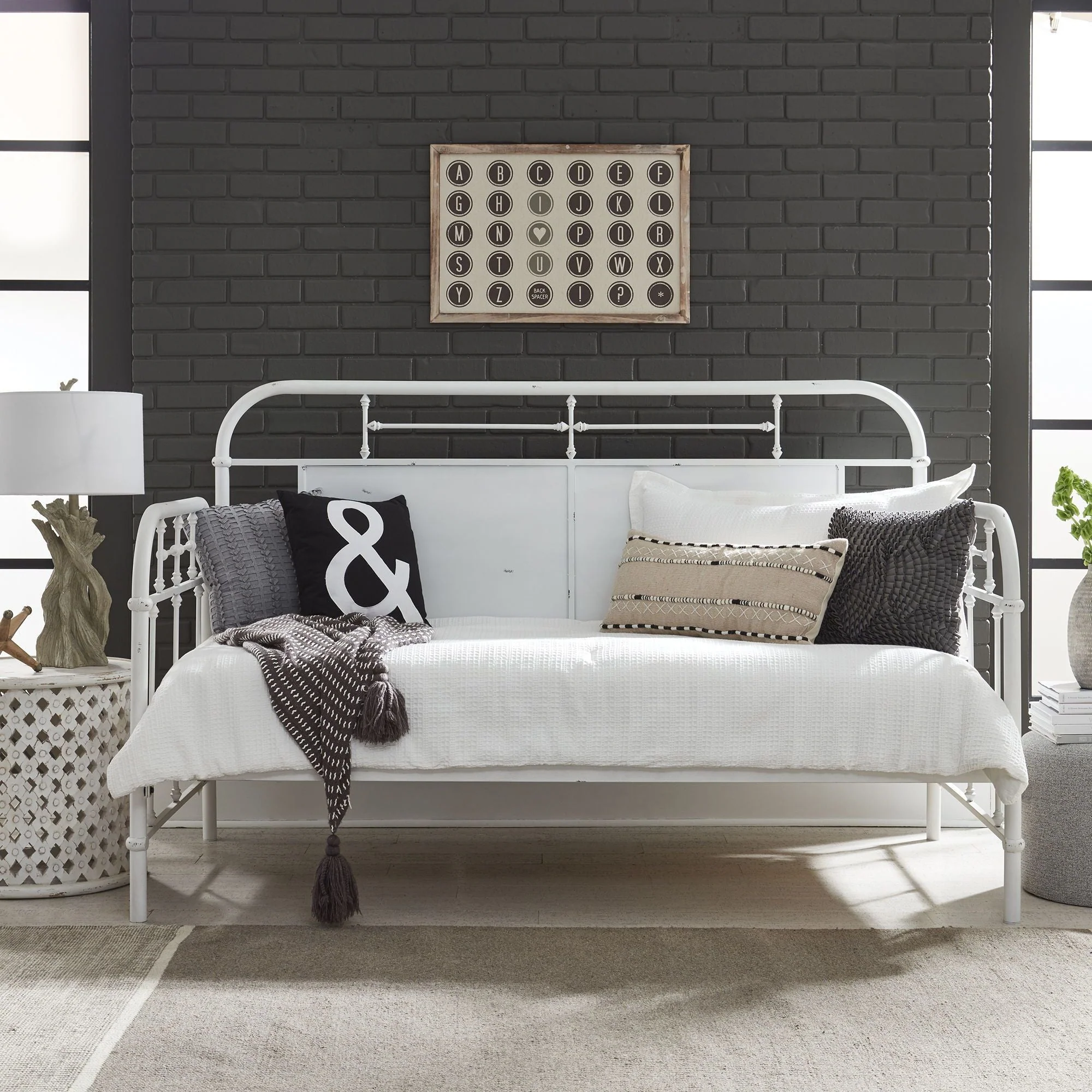 Liberty Vintage Series - Twin Metal Day Bed - Antique White