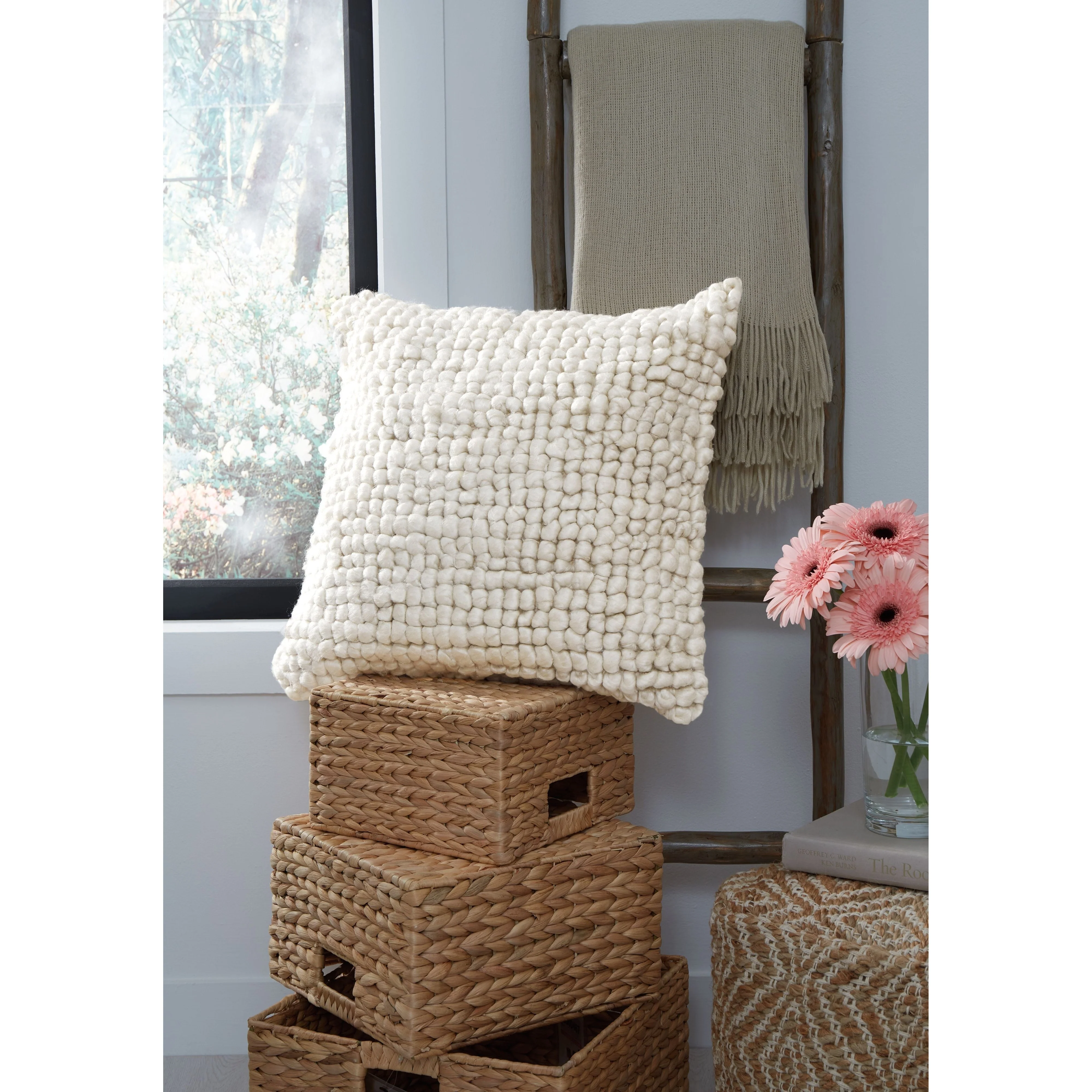 Aavie - Pearl Silver - Pillow - Image 7