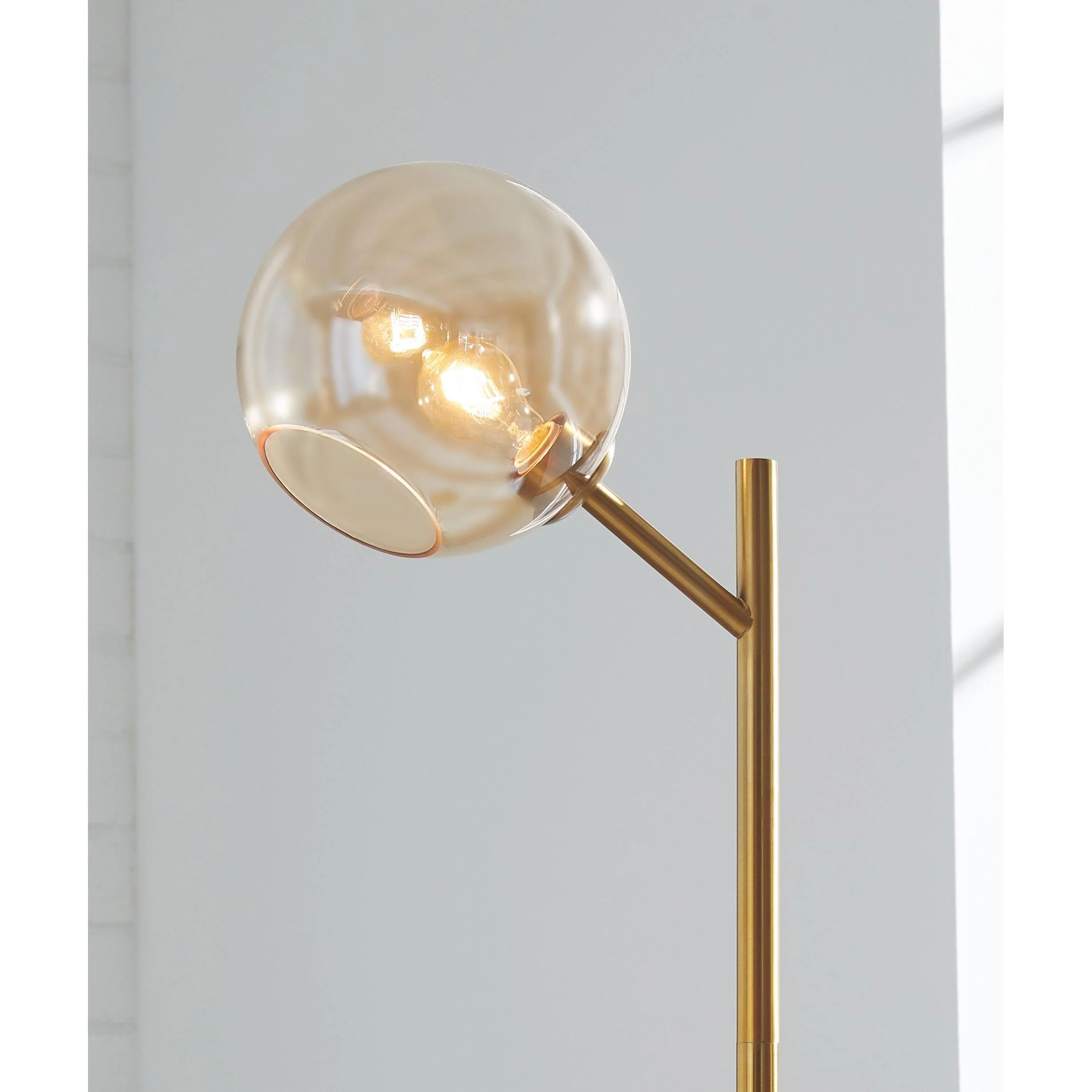 Abanson - Amber/gold Finish - Metal Floor Lamp (1/cn) - Image 3