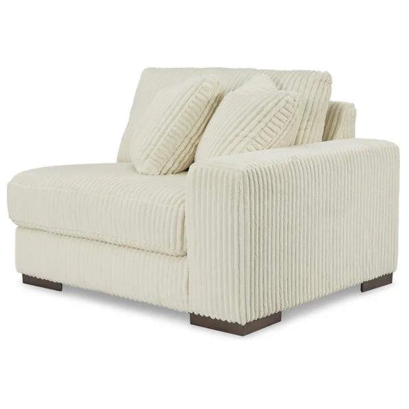 Ashley Lindyn 3 Pc Sectional w/Right Chaise in Ivory no ottoman - Image 4