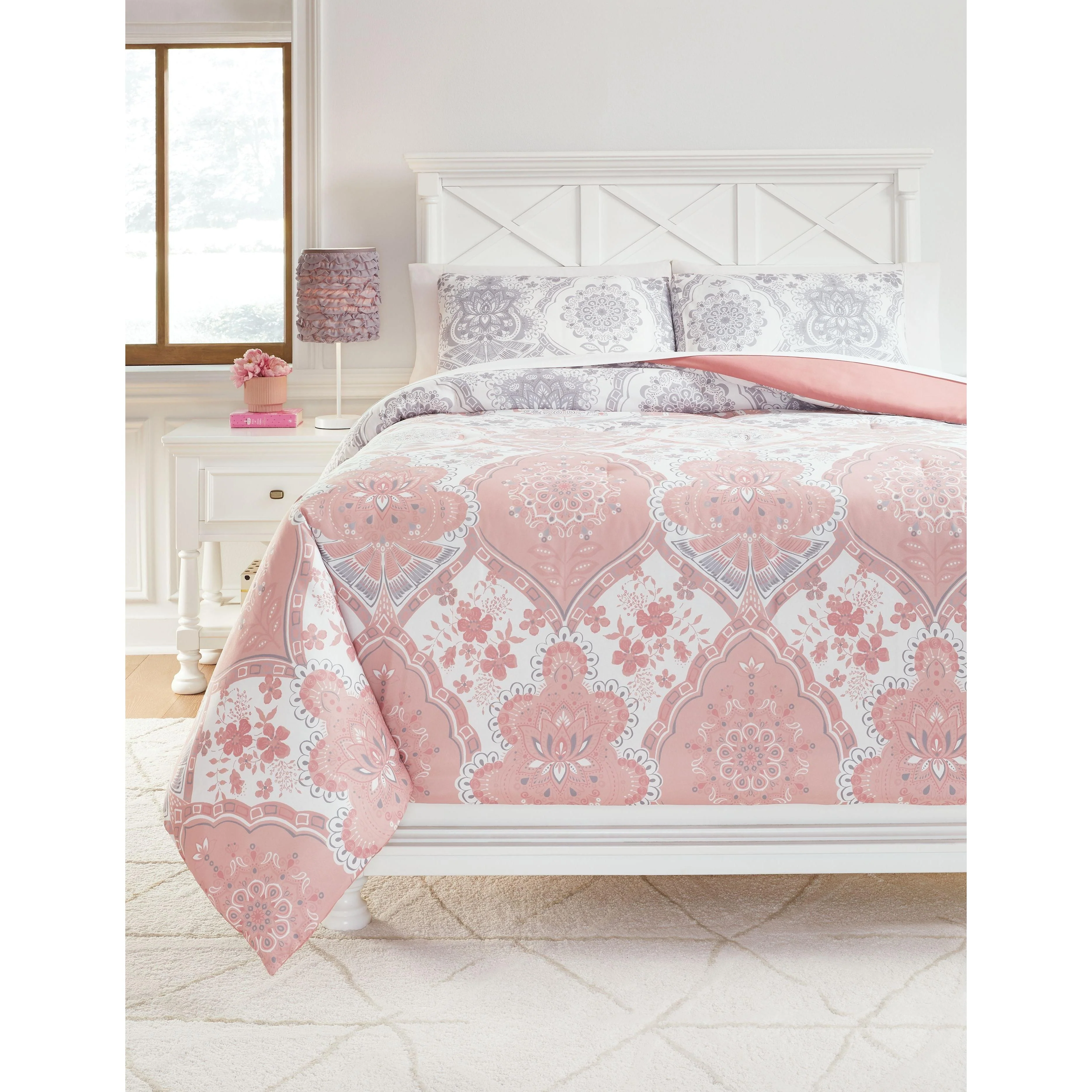 Avaleigh - Pink/white/gray - Full Comforter Set - Image 3