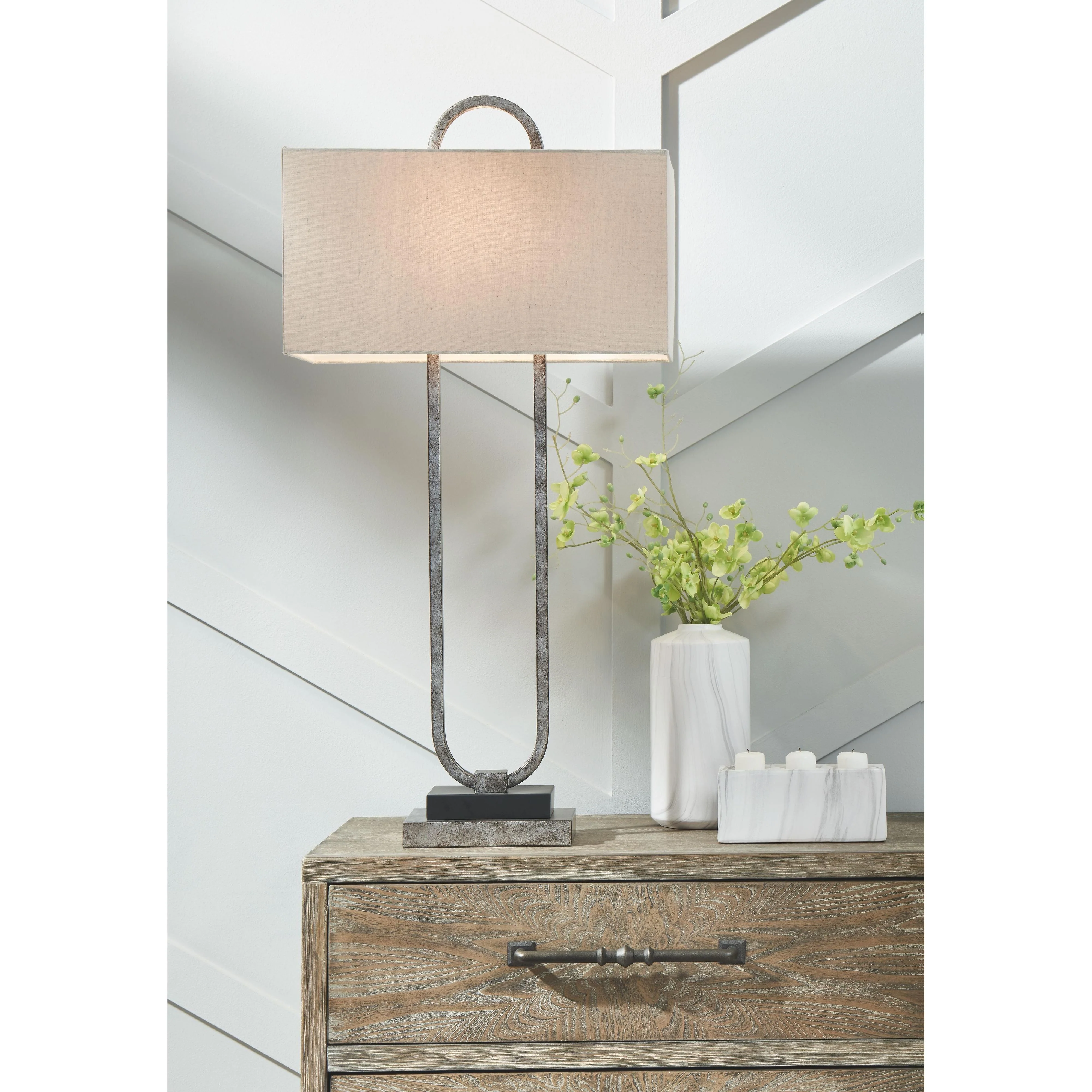 Bennish - Antique Silver Finish - Metal Table Lamp (1/cn) - Image 4