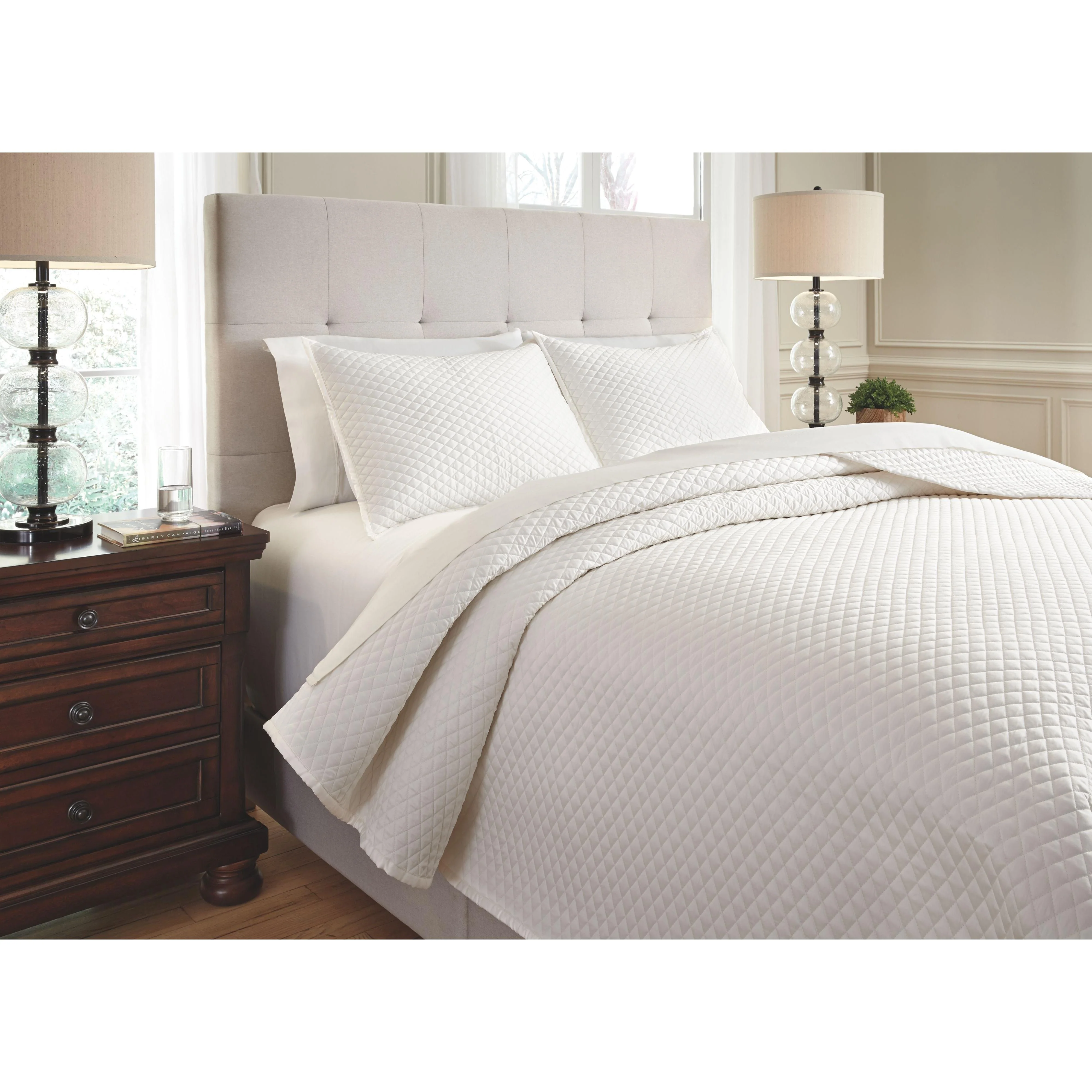 Dietrick - Ivory - Queen Quilt Set - Image 3