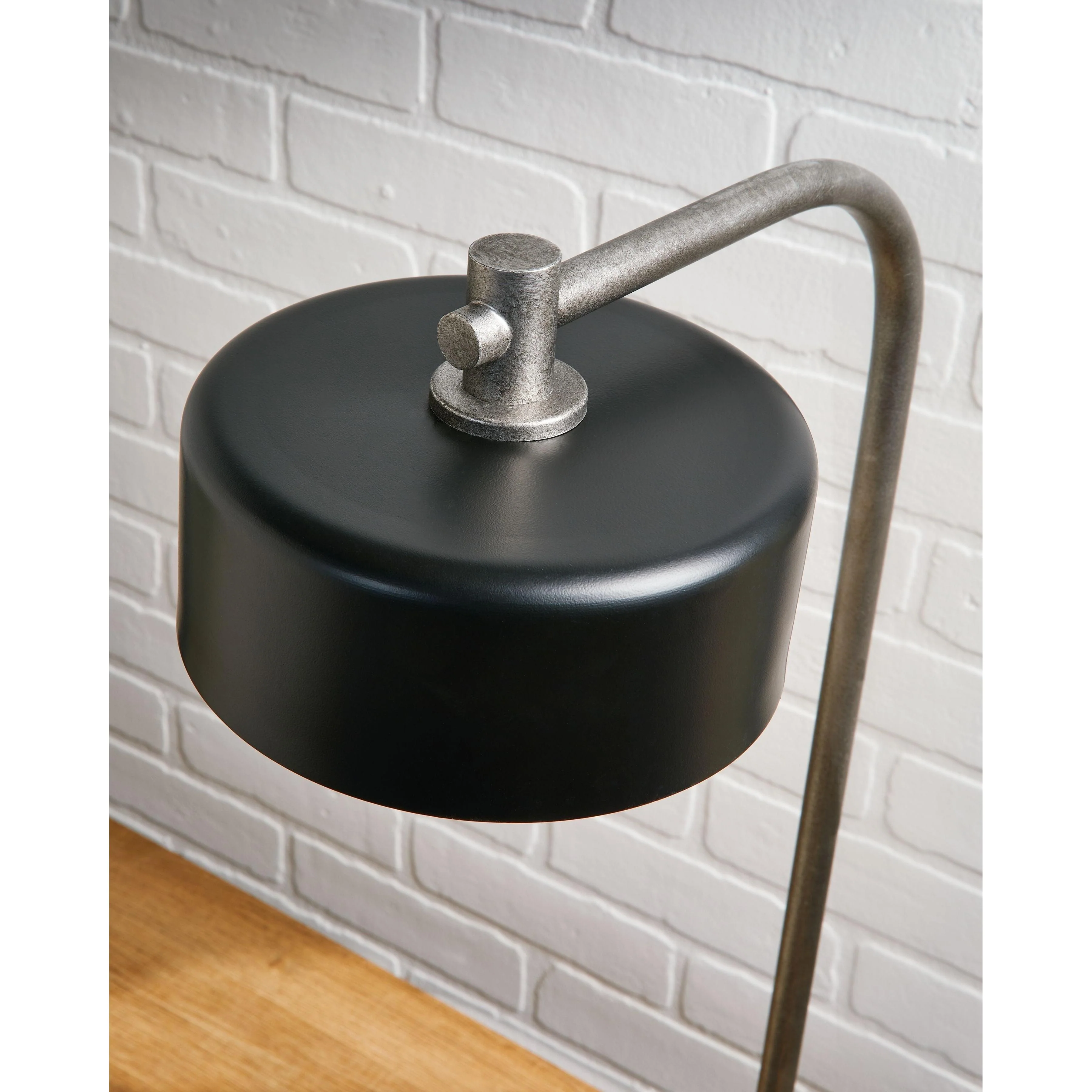 Eliridge - Black/silver Finish - Metal Desk Lamp (1/cn) - Image 4