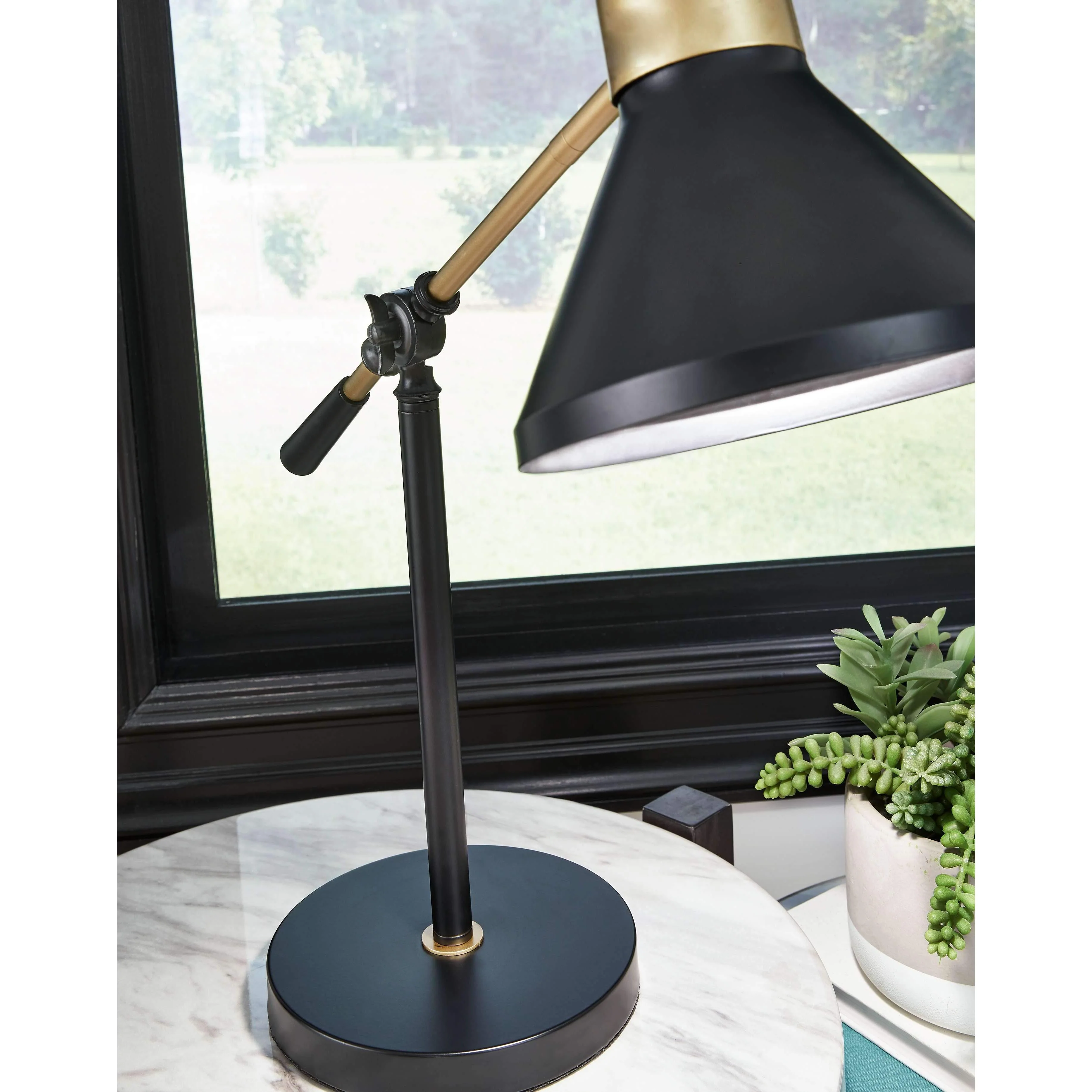 Garville - Black/gold Finish - Metal Desk Lamp (1/cn) - Image 3