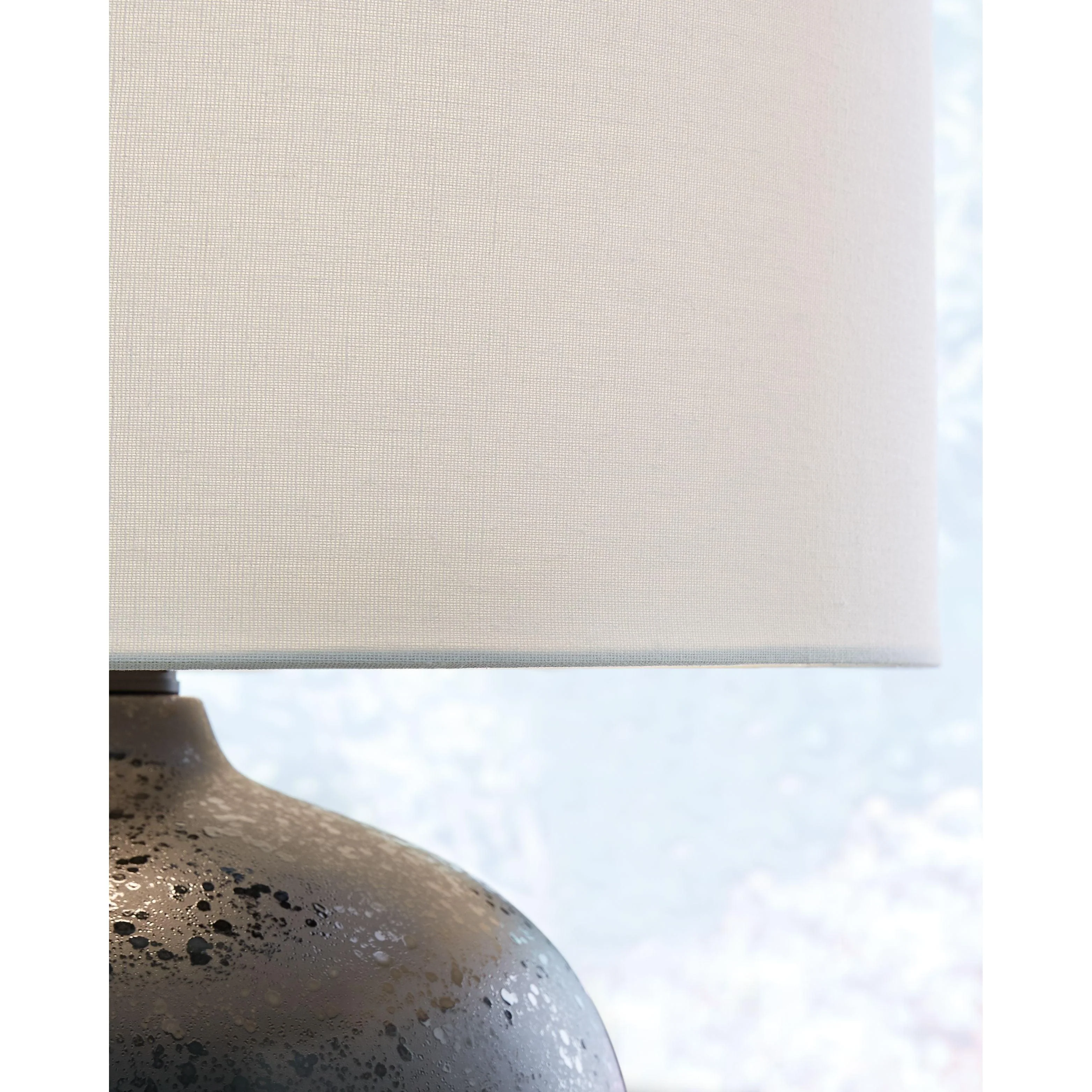 Ladstow - Black - Ceramic Table Lamp (1/cn) - Image 3