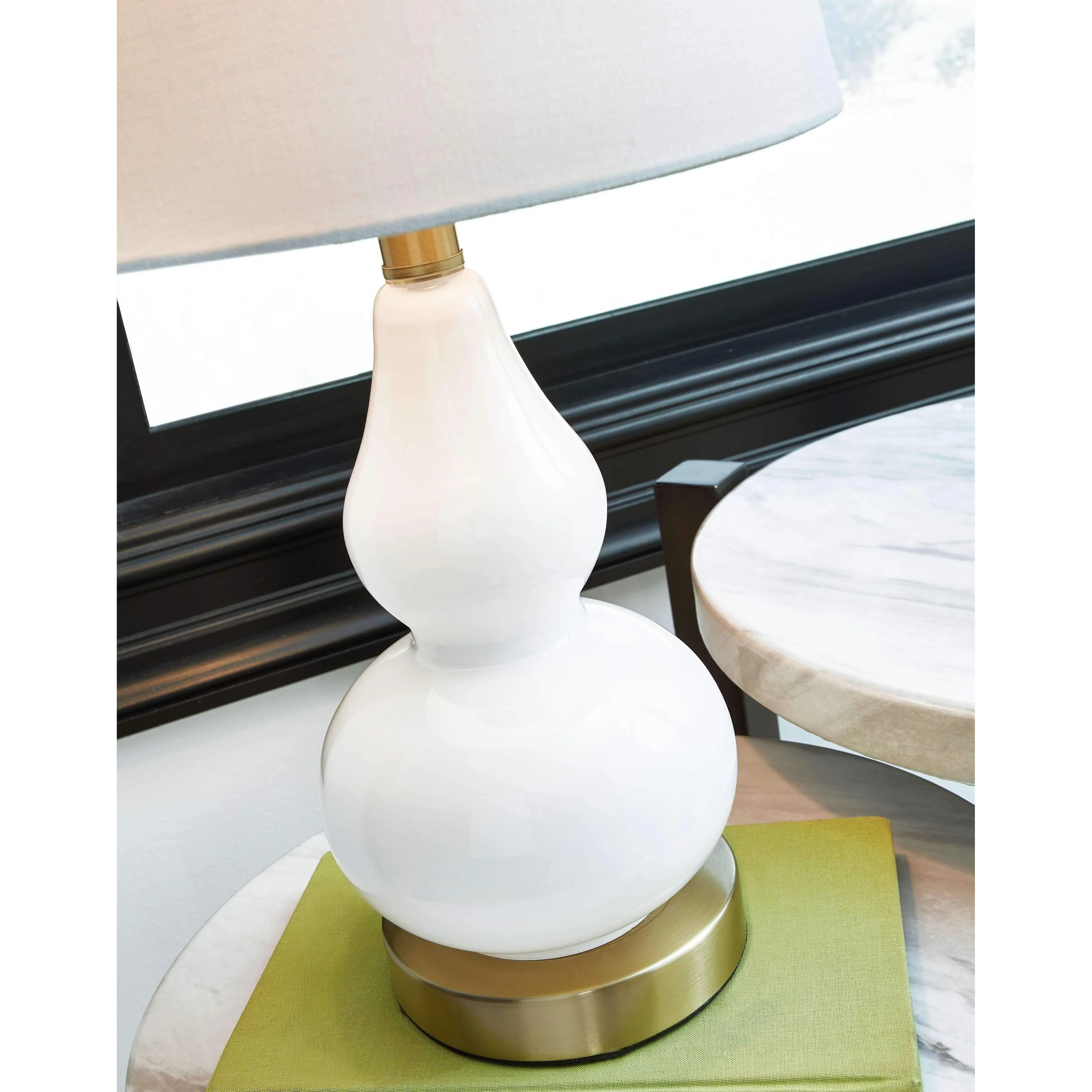 Makana - White/brass - Glass Table Lamp (1/cn) - Image 3