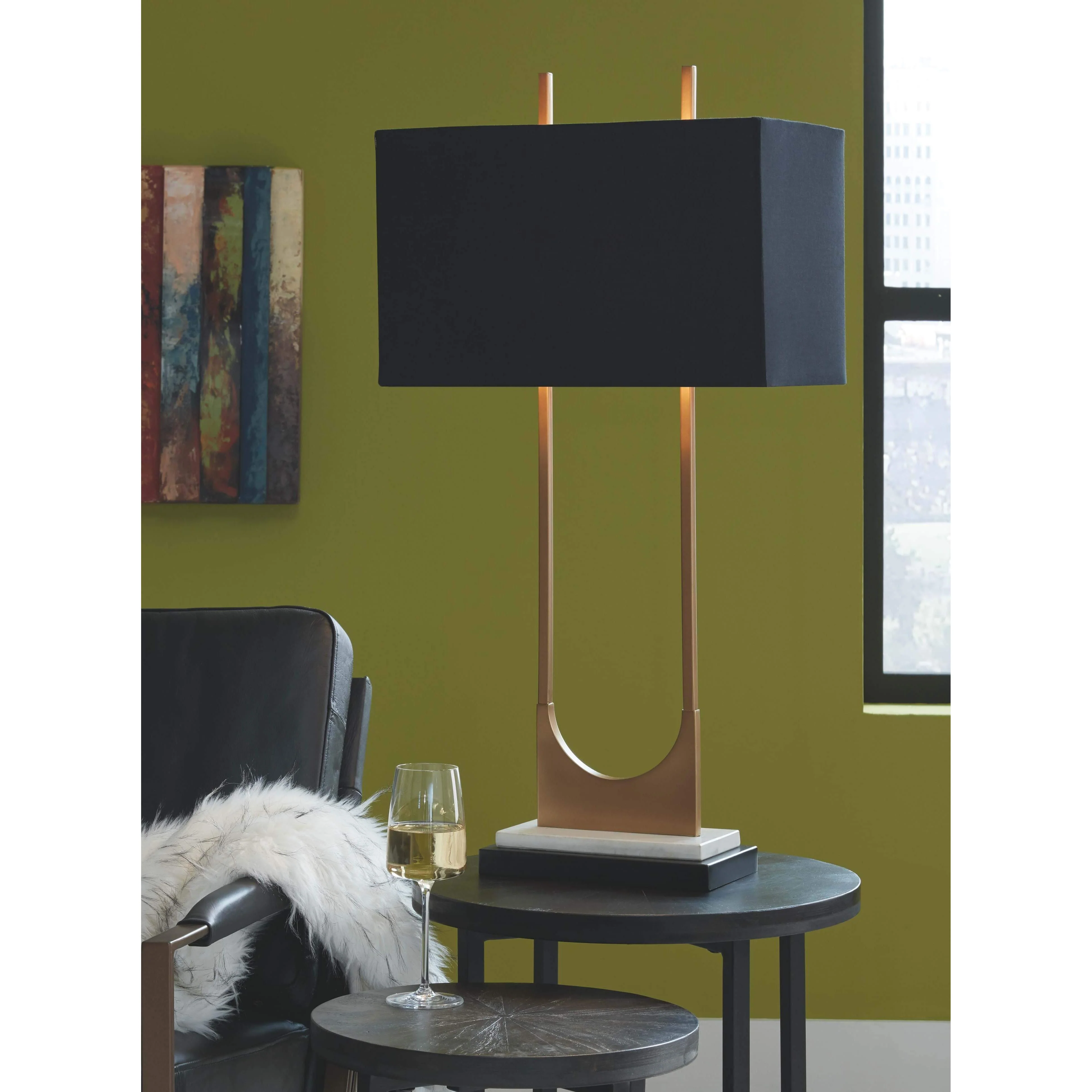 Malana - Brass Finish - Metal Table Lamp (1/cn) - Image 3