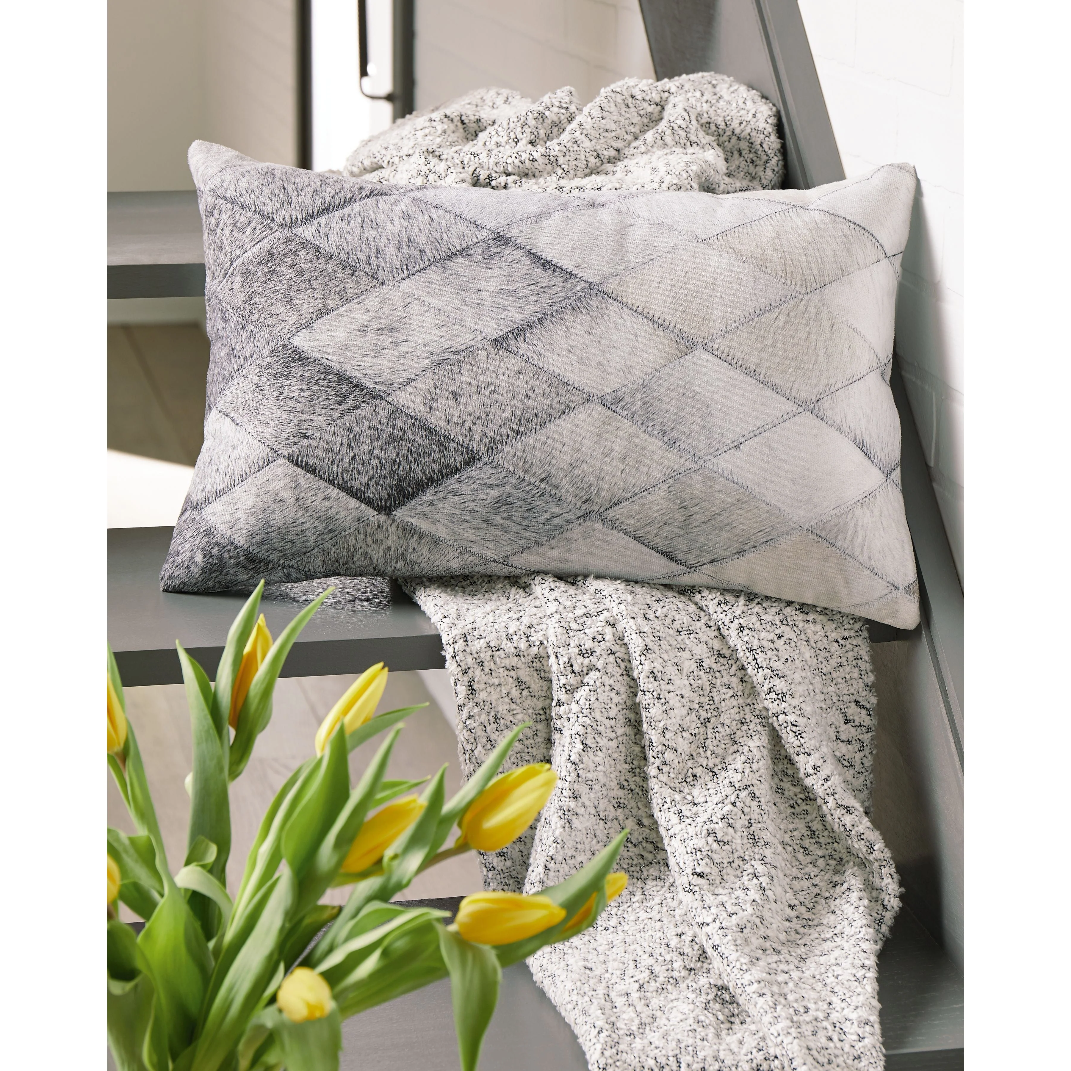 Pacrich - Gray/brown - Pillow - Image 7