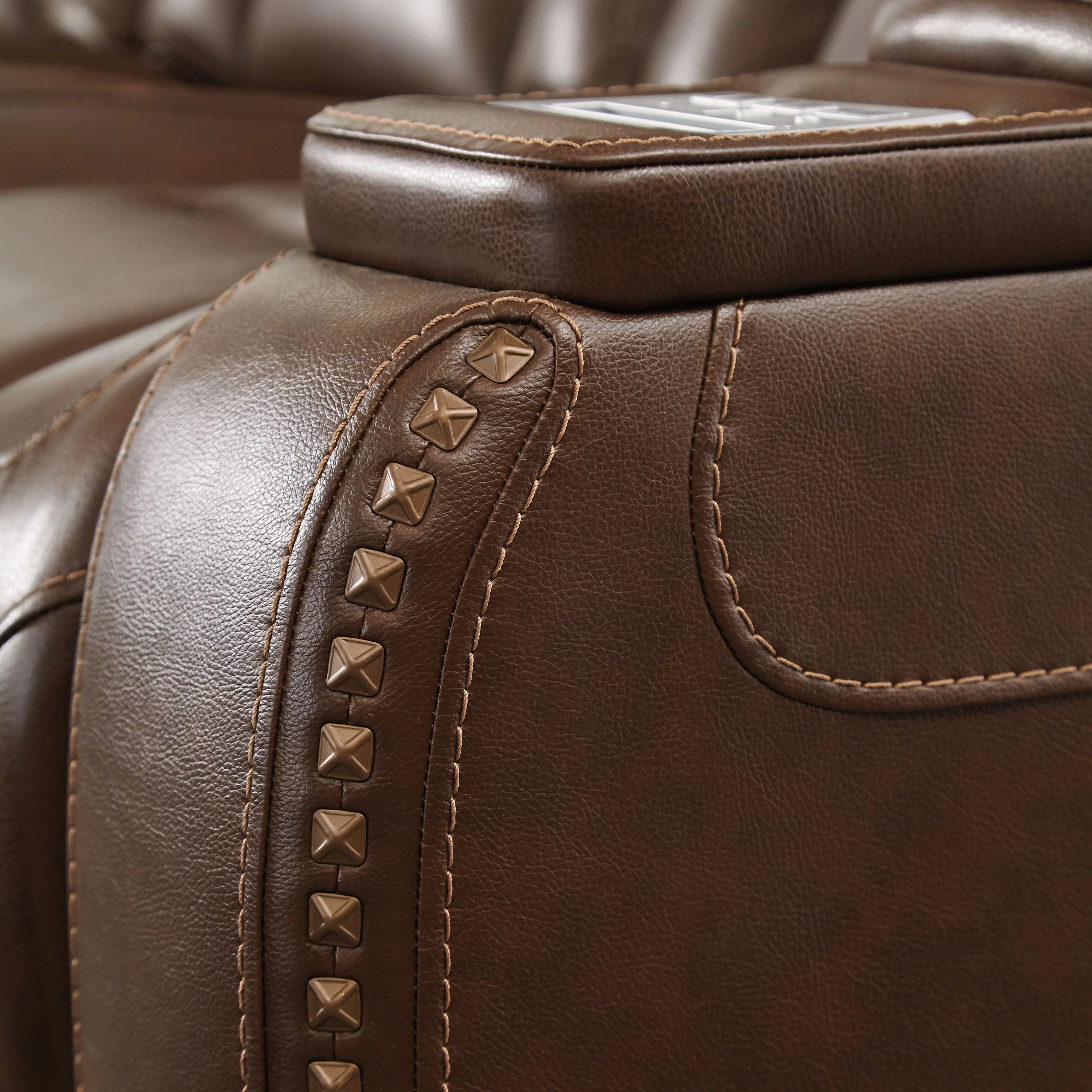 The Man-den - Mahogany - Pwr Rec Loveseat/con/adj Hdrst - Image 24