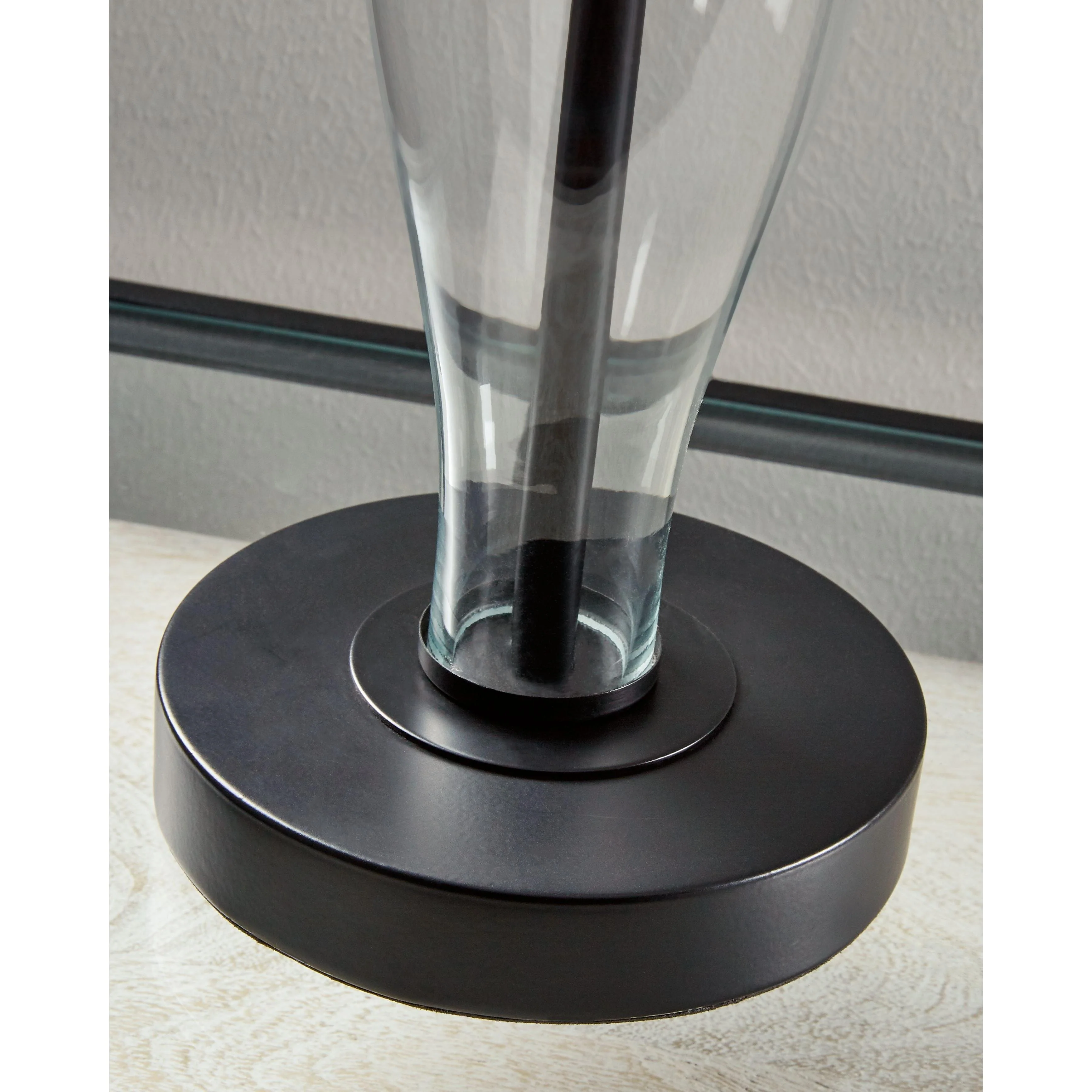 Travisburg - Clear/black - Glass Table Lamp (2/cn) - Image 10