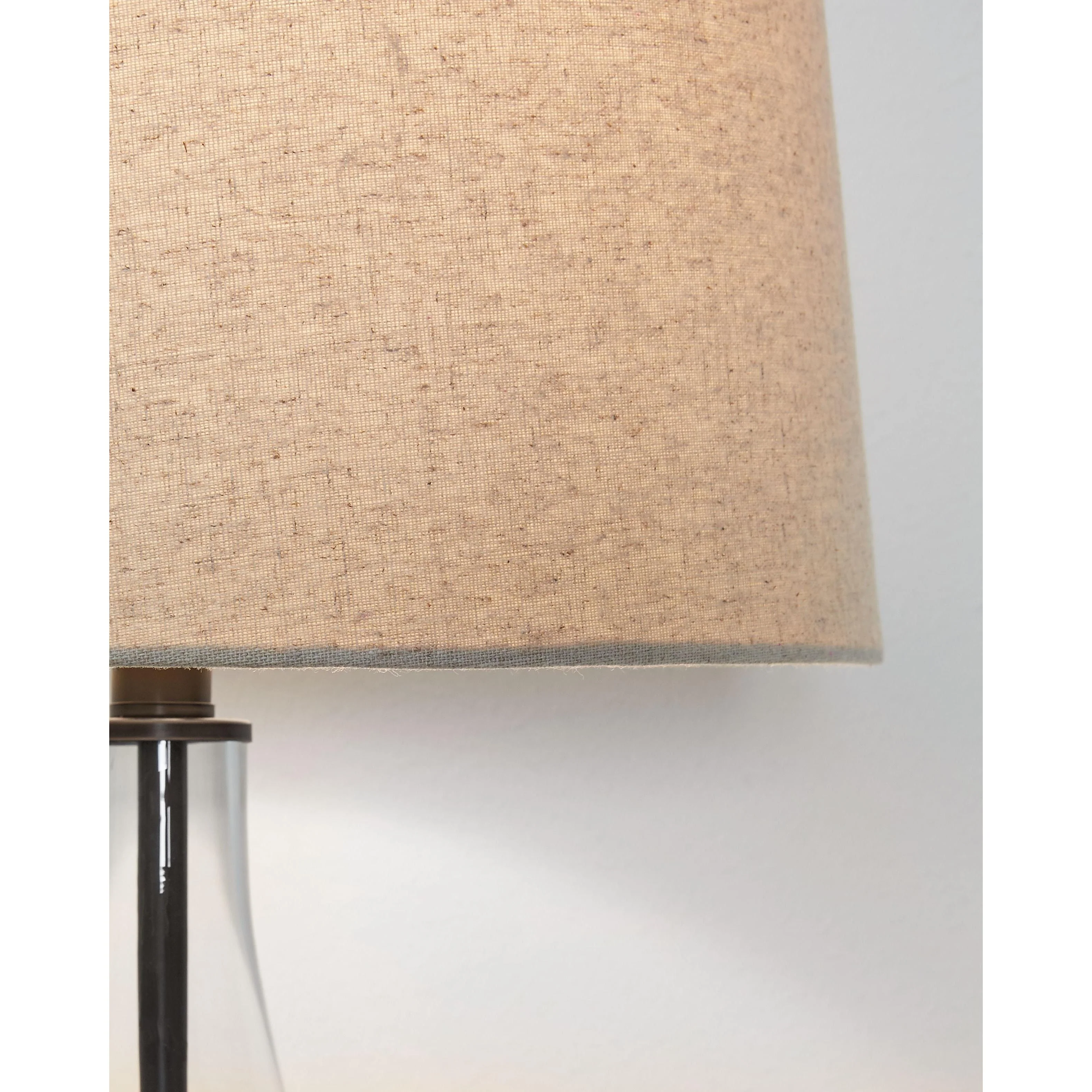 Travisburg - Clear/black - Glass Table Lamp (2/cn) - Image 3